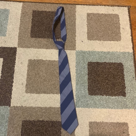 Old navy tie - Picture 1 of 3